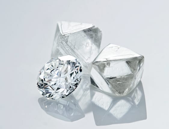 Real vs. Fake Revealed: Five Ways to Instantly Identify Natural Diamonds