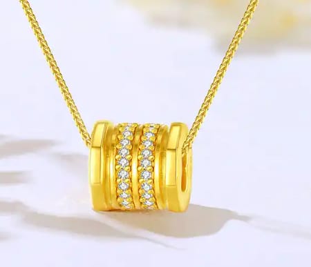 What materials are best for pendants?