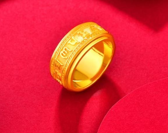 Is it better for men to wear platinum rings or gold rings?